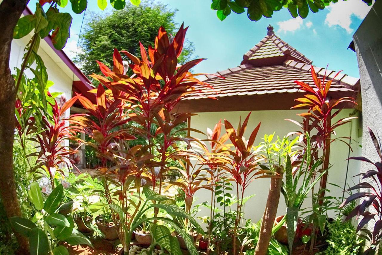 Ayu Hotel كاريمونجاوا المظهر الخارجي الصورة