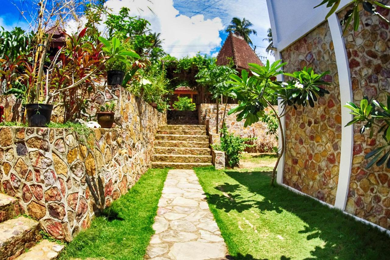 Ayu Hotel كاريمونجاوا المظهر الخارجي الصورة